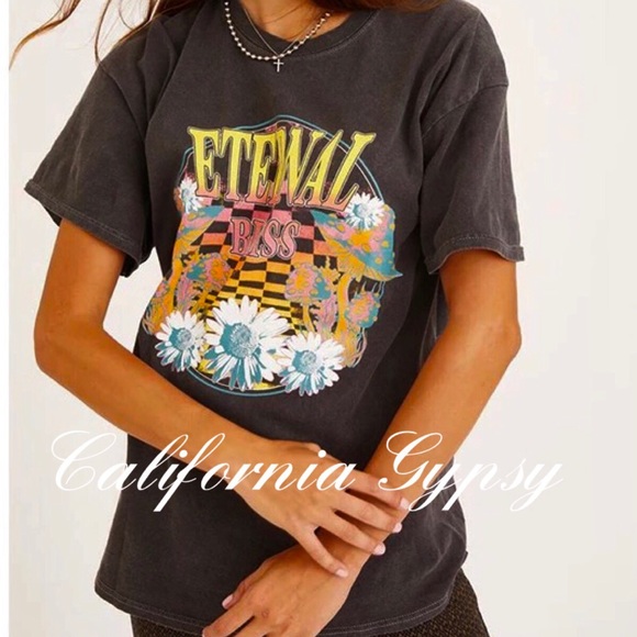 UNBRANDED Tops - LAST ONE🎉Eternal Bliss Retro Vintage Boho T-shirt